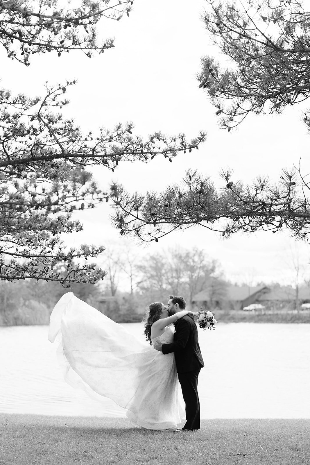 Eliana-Melmed-Photography-Chicago-LosAngeles-Jewish-WeddingPhotography-CouplePortrait-00033