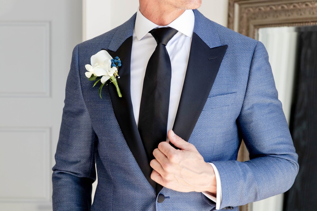 groom-blue-suite