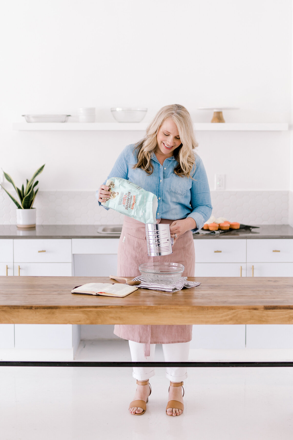 Dallas Brand Photography for Creatives | Laylee Emadi | Catie Ann Baking | Brand Mini Session 3