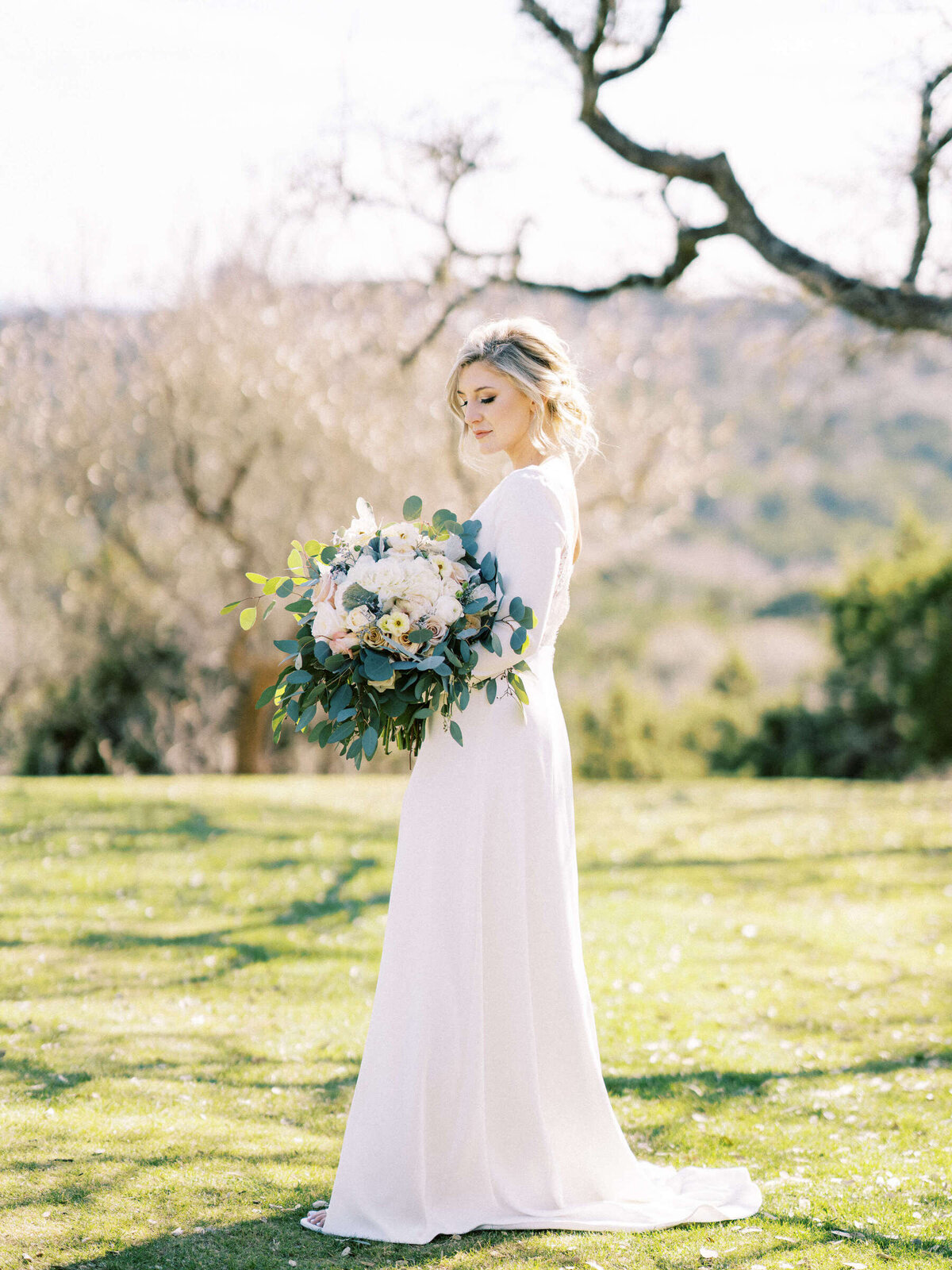 Canyonwood Ridge bridal photography with beautiful greenery and bouquet