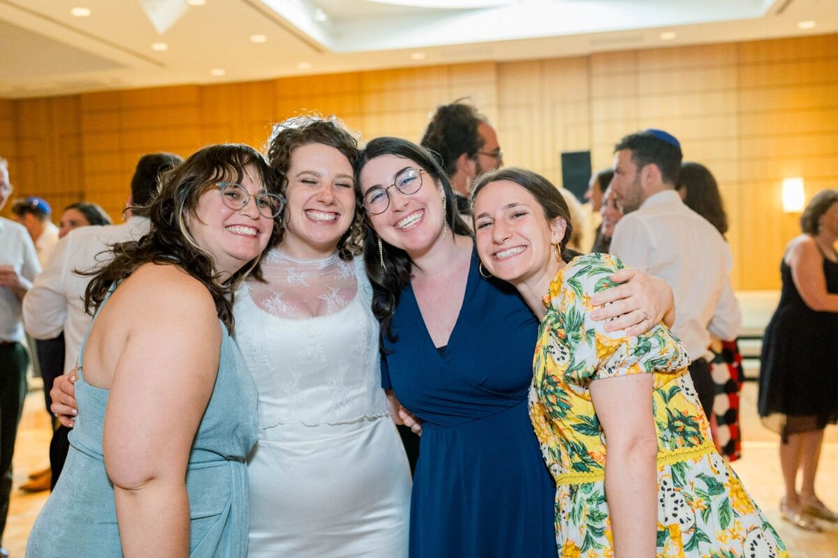 processed_ElianaMelmedPhotography_JewishWeddingPhotographer_ShulaNoah_Dancing-264