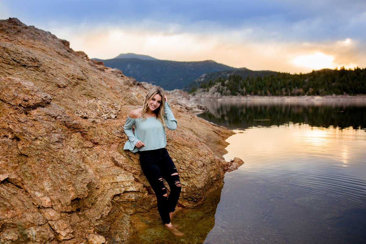 boulder-lake-senior-photos
