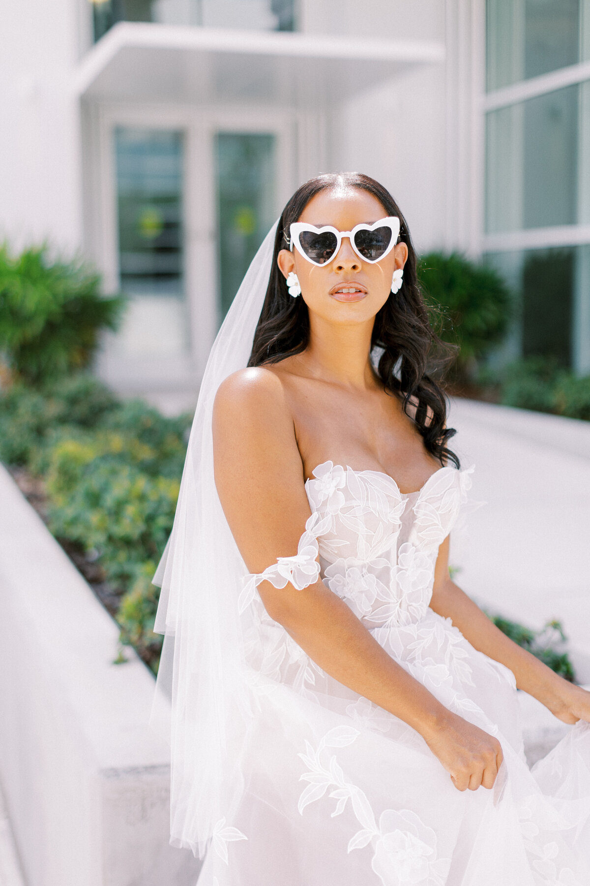 Estee Couture + Solutions Bridal - Casie Marie Photography Modern Bride-35