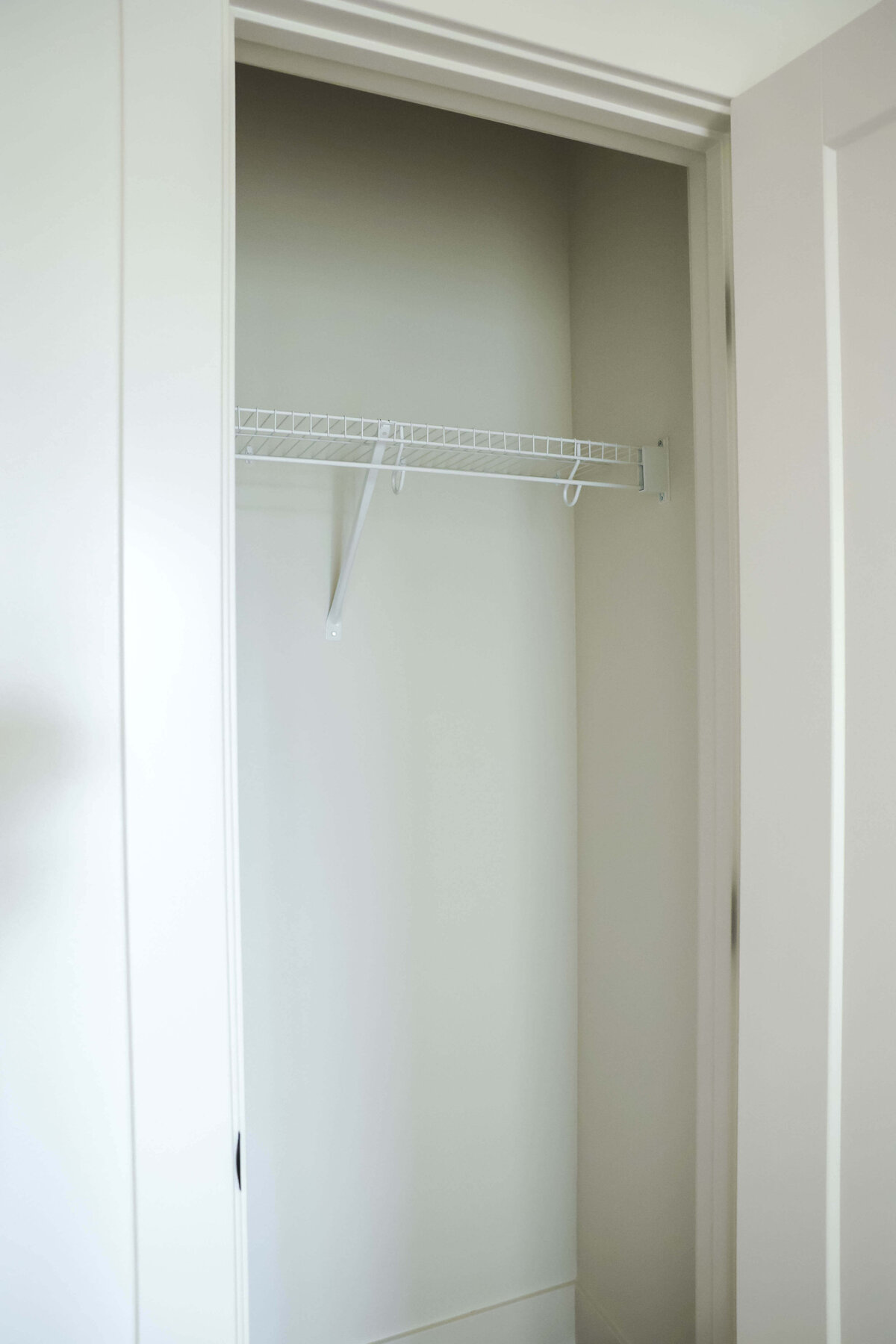 5306-Closet-Urbandale-Central-Iowa-Custom-Home-JRL-Builders-3F1A2699