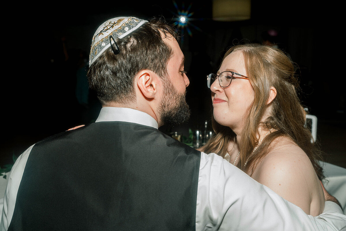 Eliana-Melmed-Photography-Chicago-LosAngeles-Jewish-WeddingPhotography-DInnerSpeeches-00028