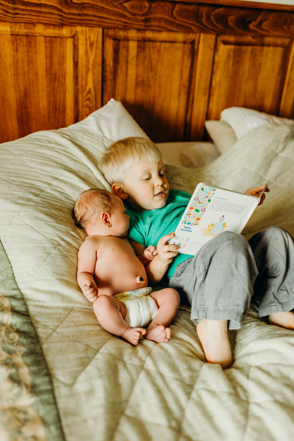 lifestyle Caldwell Idaho indoor newborn photography session-5