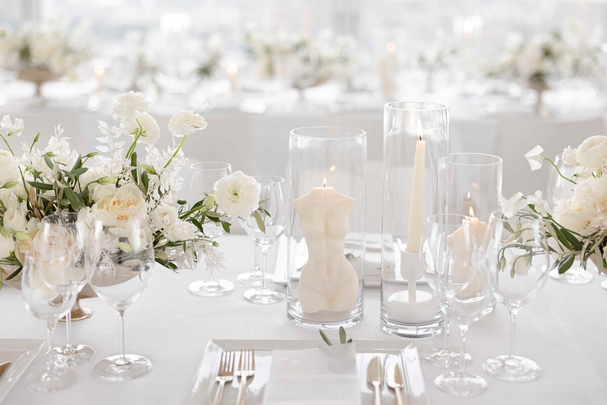 modern white wedding table decors