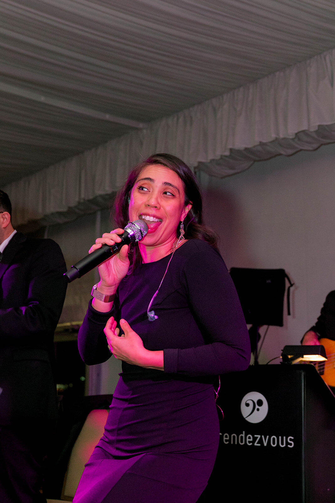 Eliana-Melmed-Photography-Chicago-LosAngeles-Jewish-WeddingPhotography-Dancefloor-00161