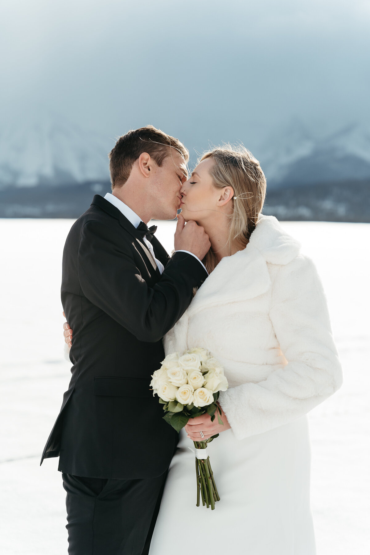 sunandpeakphotos-bigbear-california-wedding-photographer-intimatewedding-elopement-snowywedding-snowybigbearwedding-desireeandjake-506