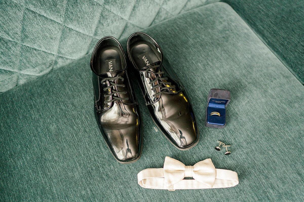 Eliana-Melmed-Photography-Chicago-LosAngeles-Jewish-WeddingPhotography-Details-00060