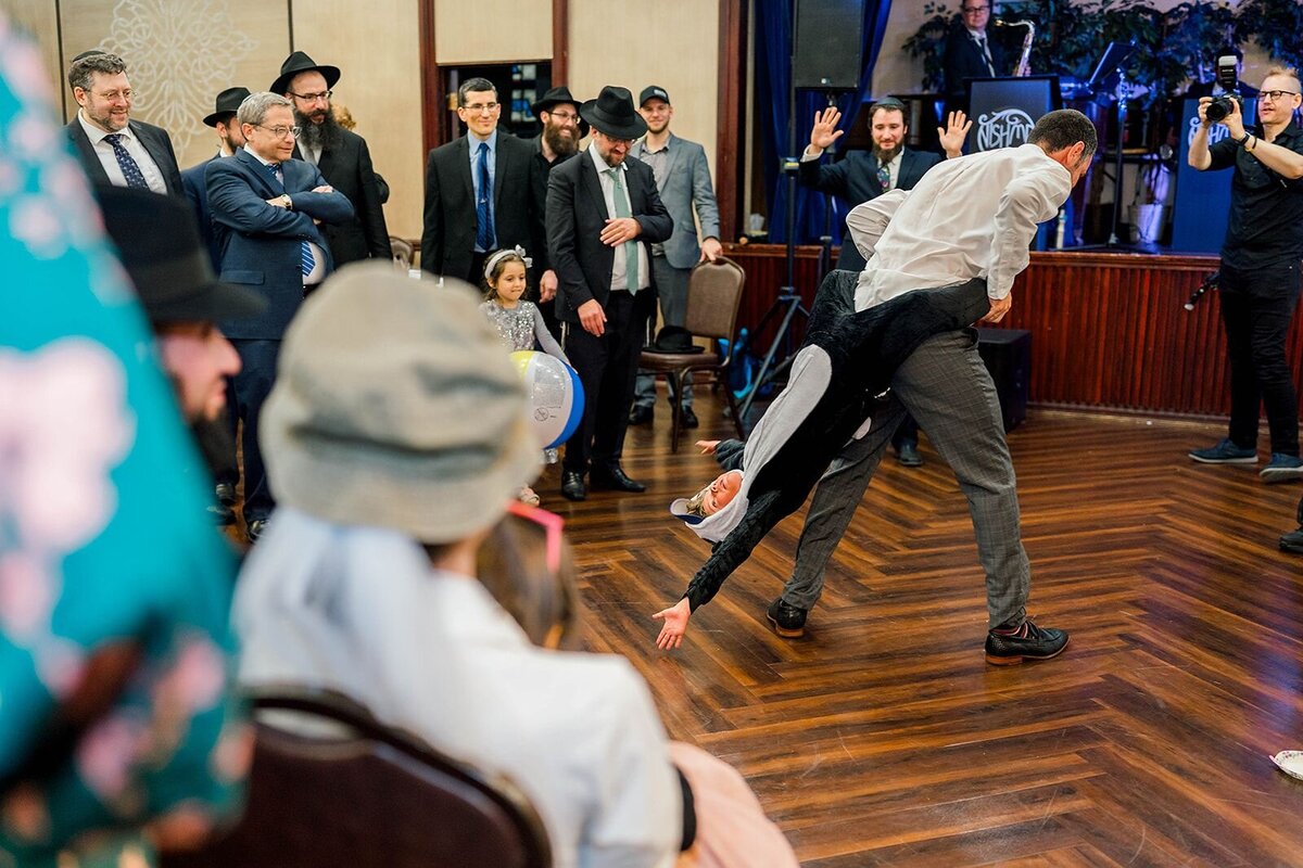 Eliana-Melmed-Photography-Chicago-LosAngeles-Jewish-WeddingPhotographer-CarmiKalman-Shtick-00056