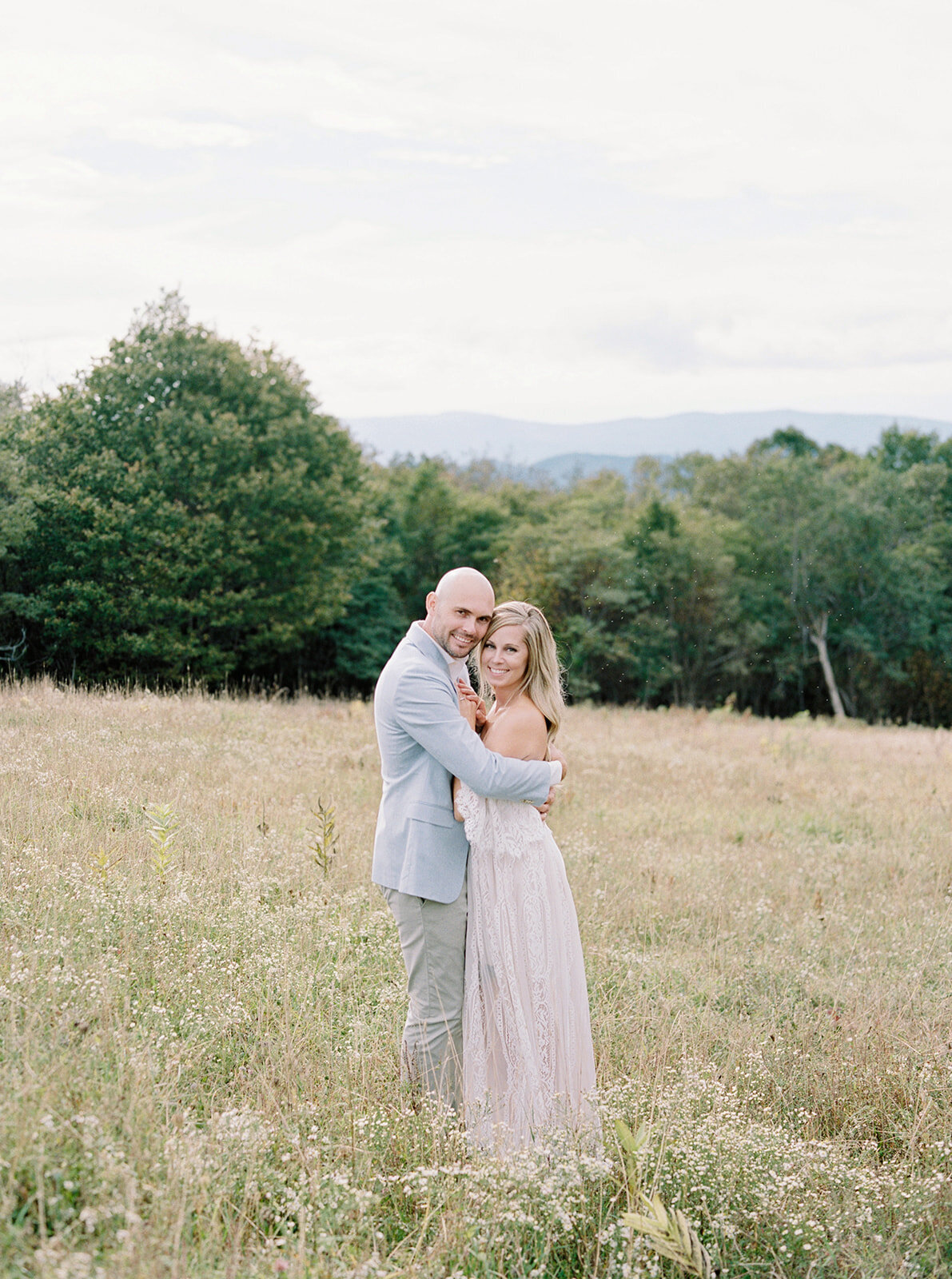 Skyline_Drive_Anniversary_Session_Virginia_Wedding_Photographer_Natalie_Jayne_Photography-16