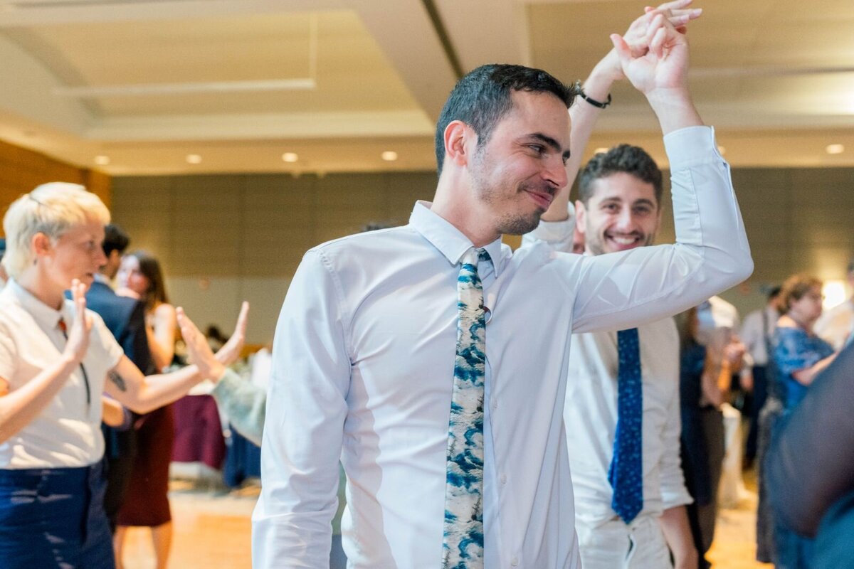 processed_ElianaMelmedPhotography_JewishWeddingPhotographer_ShulaNoah_Dancing-240