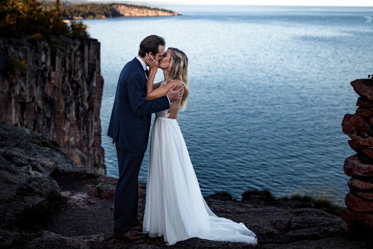 Duluth-Minnesota-North-Shore-Lake-Superior-Elopement-Fall-Andy-Hardman-Photography139