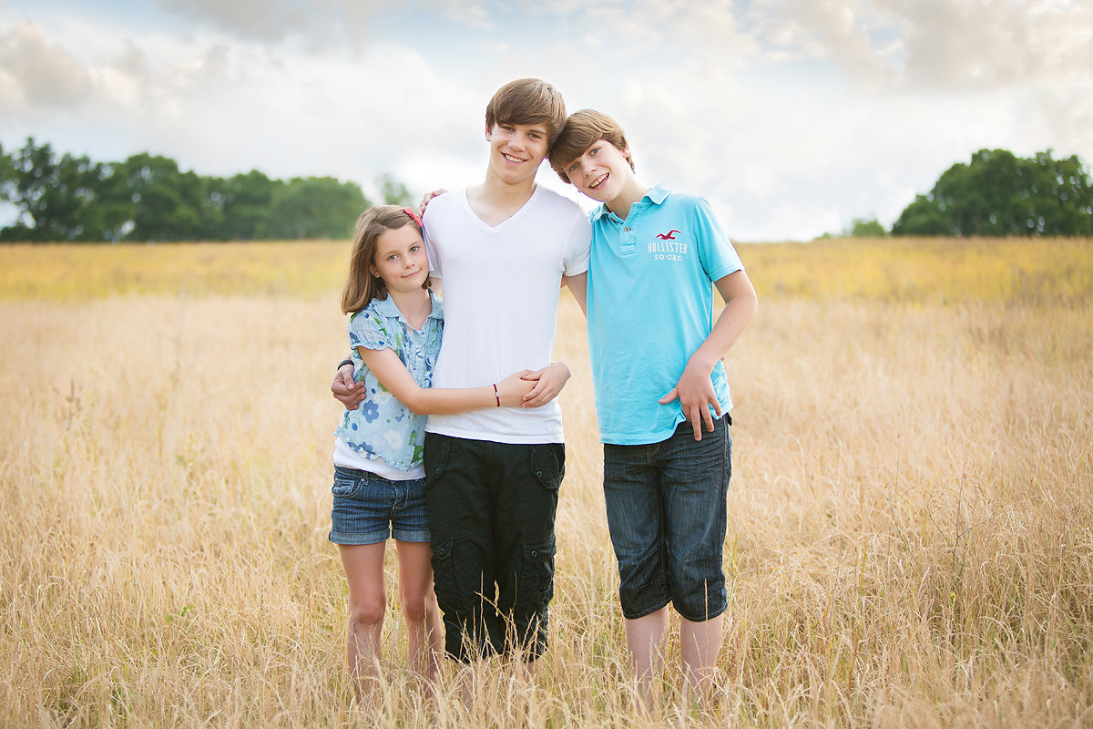 siblings in corn field