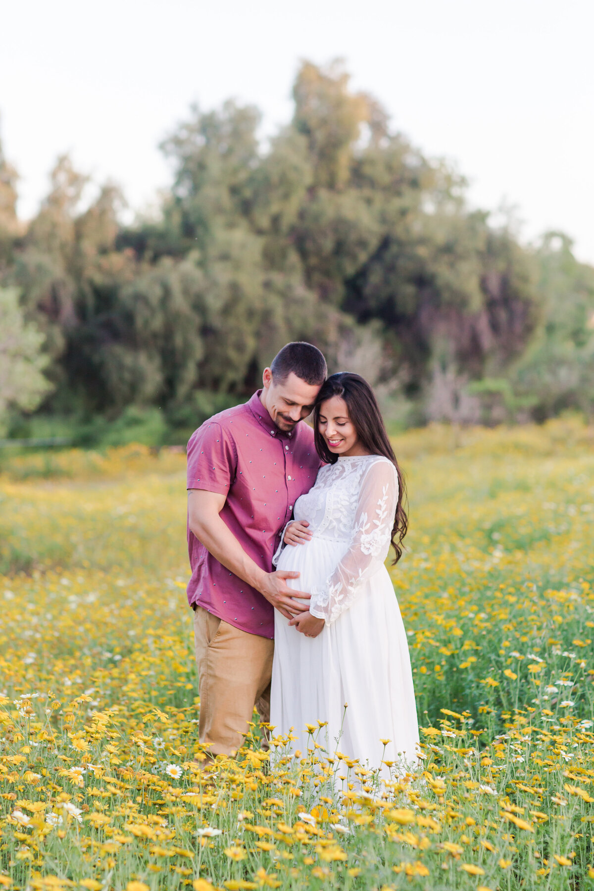 maternity-photography-san-diego-standing-in-field