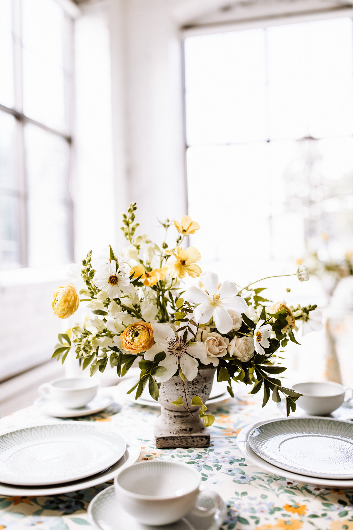 yellow and white floral centerpiece, studio fleurette, minneapolis wedding florist