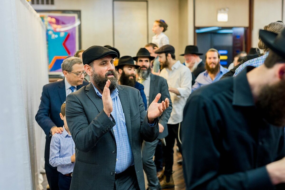 Eliana-Melmed-Photography-Chicago-LosAngeles-Jewish-WeddingPhotographer-CarmiKalman-MensDancing-00073