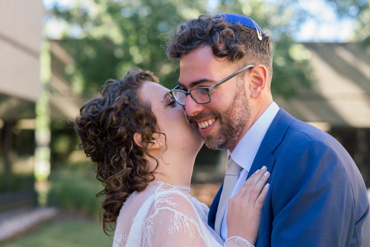 Eliana-Melmed-Photography-Chicago-LosAngeles-Jewish-WeddingPhotography-ShulaNoah-CouplesPortraits-00120