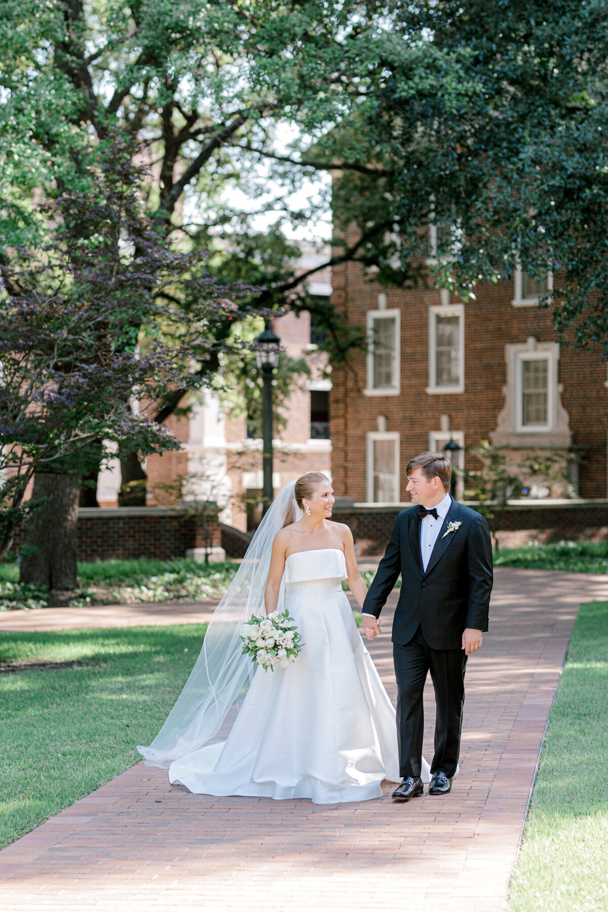 Hannah & Jason's Wedding at Hotel Crescent Court Club Perkins Chapel | Dallas Wedding Photographer | Sami Kathryn Photography-16