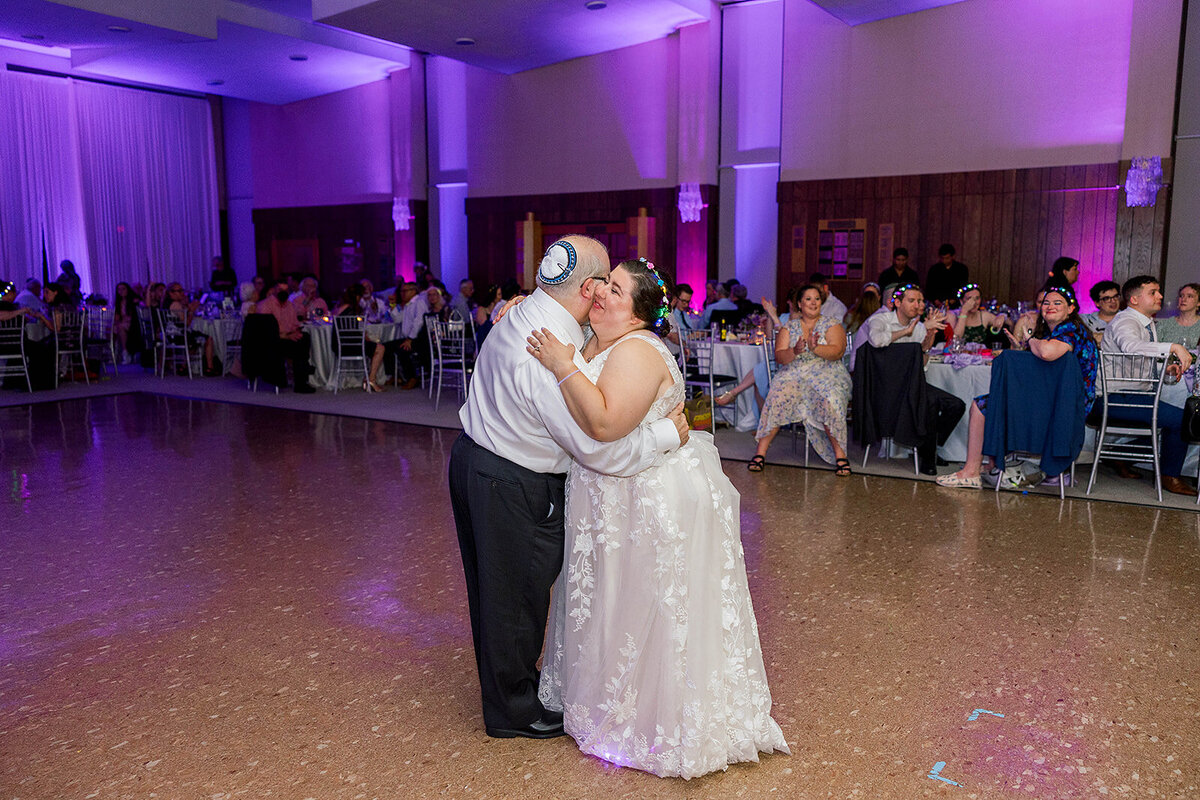 Eliana-Melmed-Photography-Chicago-LosAngeles-Jewish-WeddingPhotography-ElianaSklar-DanceFloor-00262