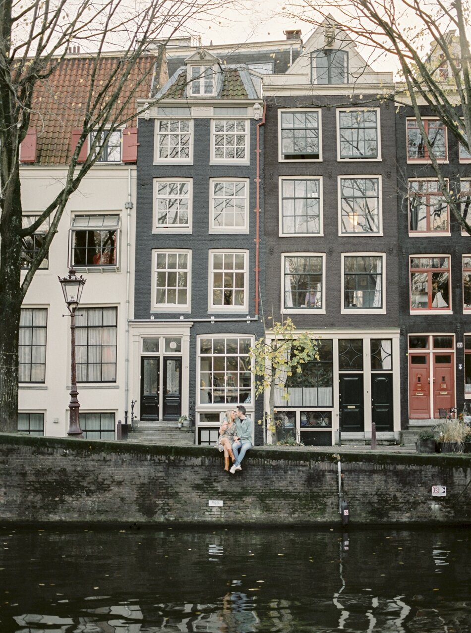 Engagement photos in Amsterdam by Fine Art Photographer Michelle Wever Photography_0021