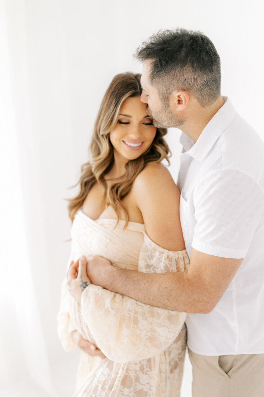 Cleveland Maternity and Pregnancy Photographer