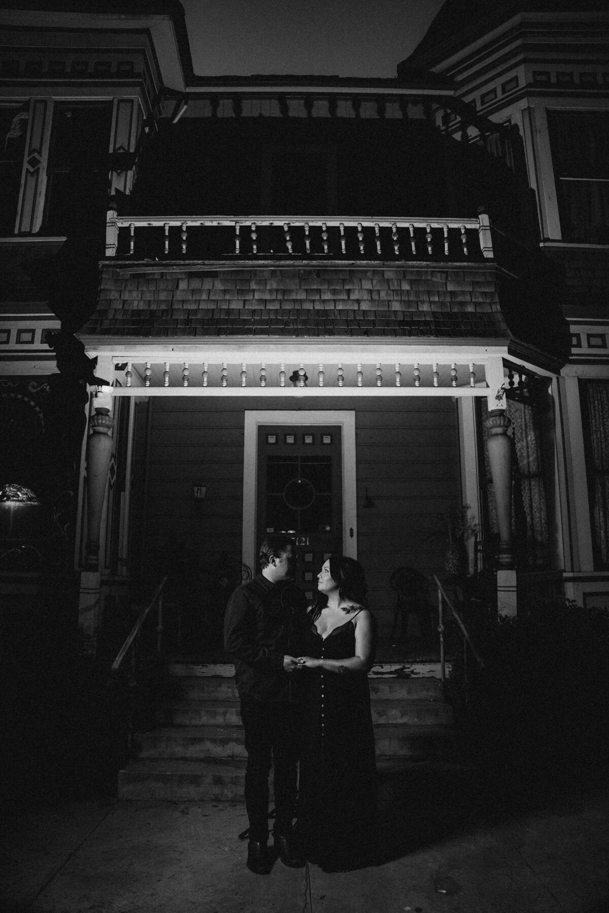 auburn-blue-photography-spooky-mansion-engagement-portraits-waite-mansion-downtown-riverside-california-203