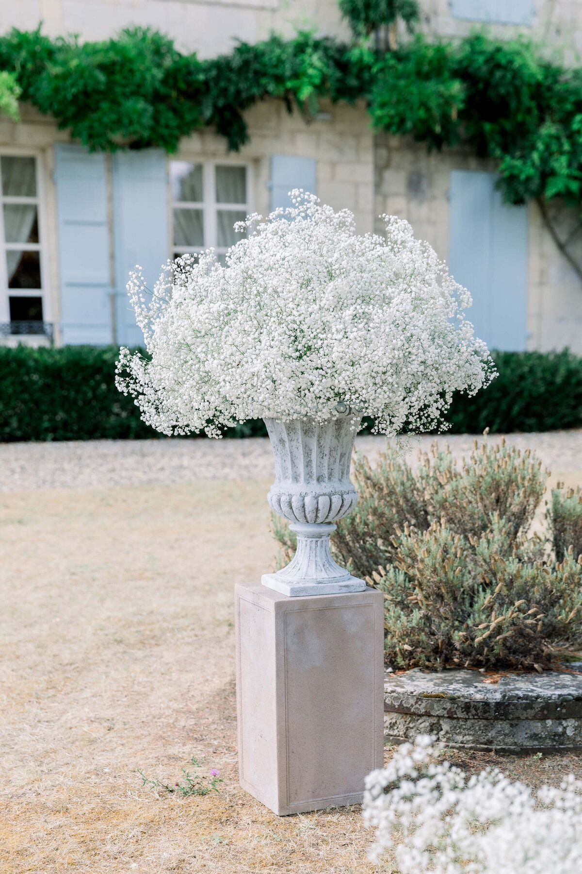 Victoria Engelen Flowers - A White Wedding in a French Chateau - JoannaandMattWedding_DariaLormanPhotography-117