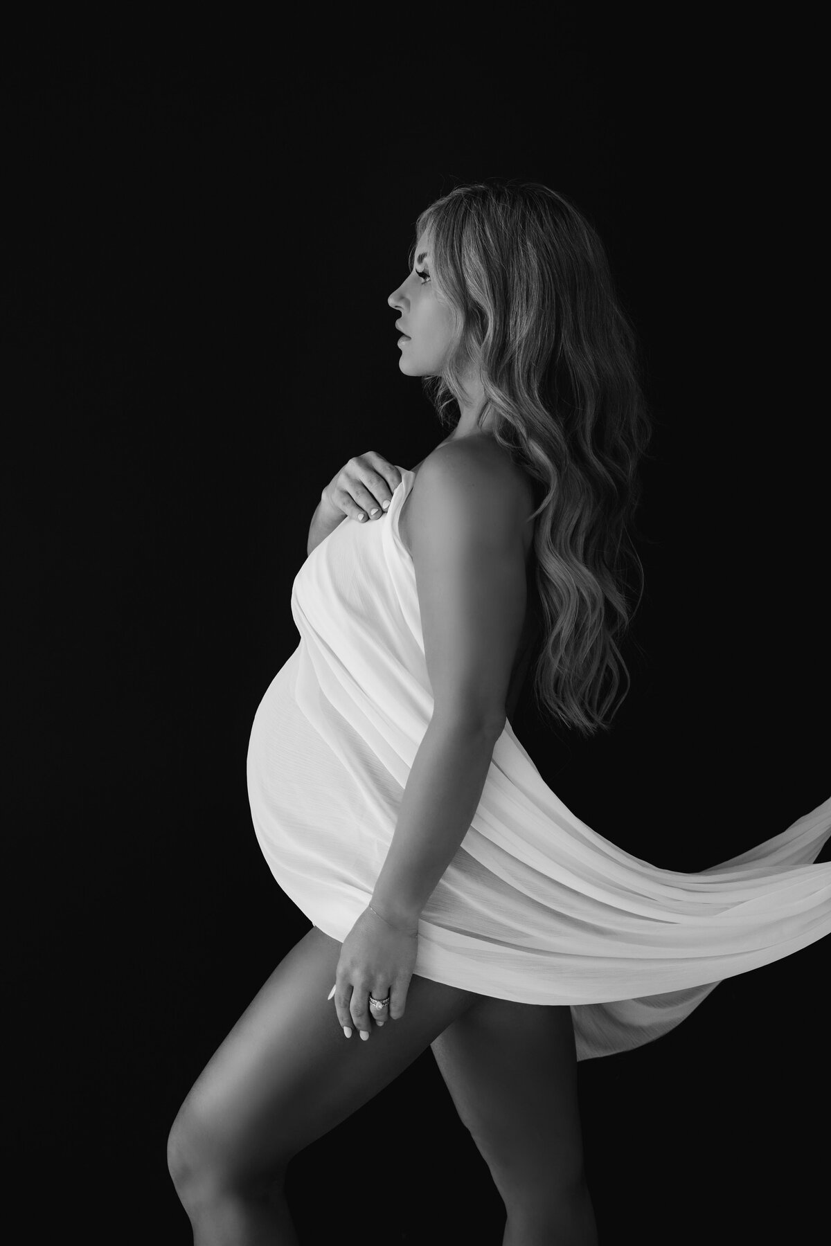 Black and white modern maternity photographer