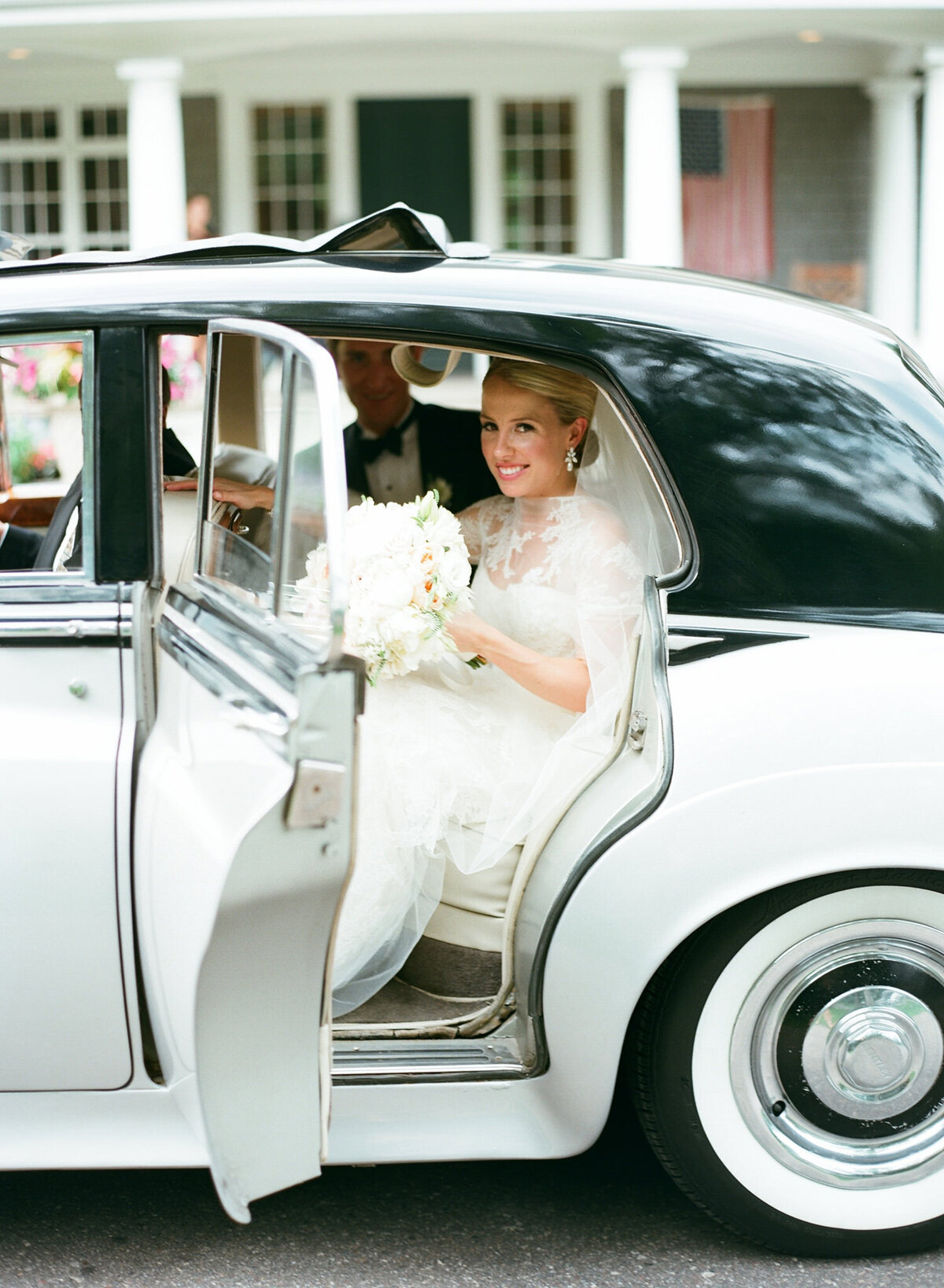 22-sophisticated-destination-wedding-country-luxury-romantic-Liz-Banfield