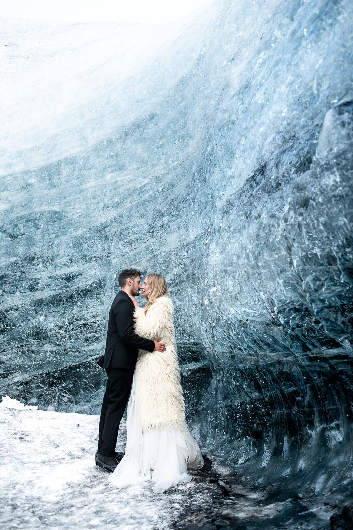 Elopement-Iceland-Icecave-3