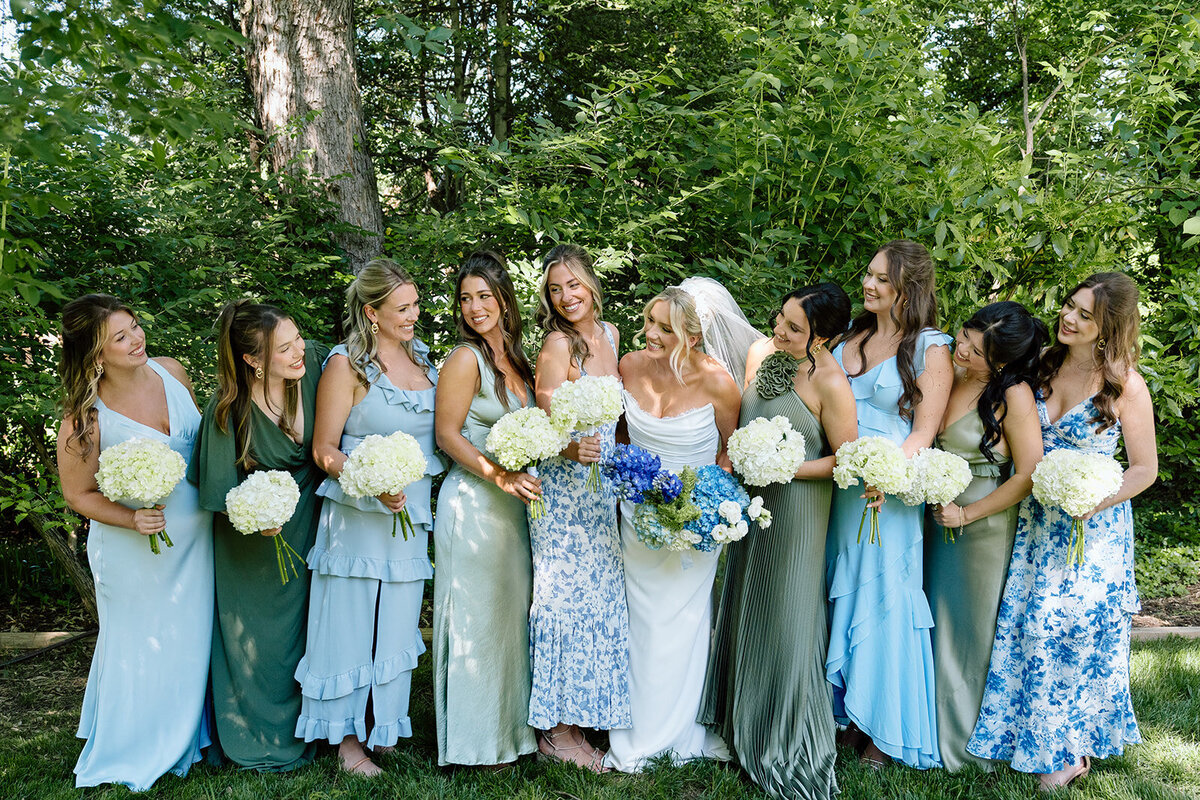 virginia-wedding-alex-ricky-sneaks-40