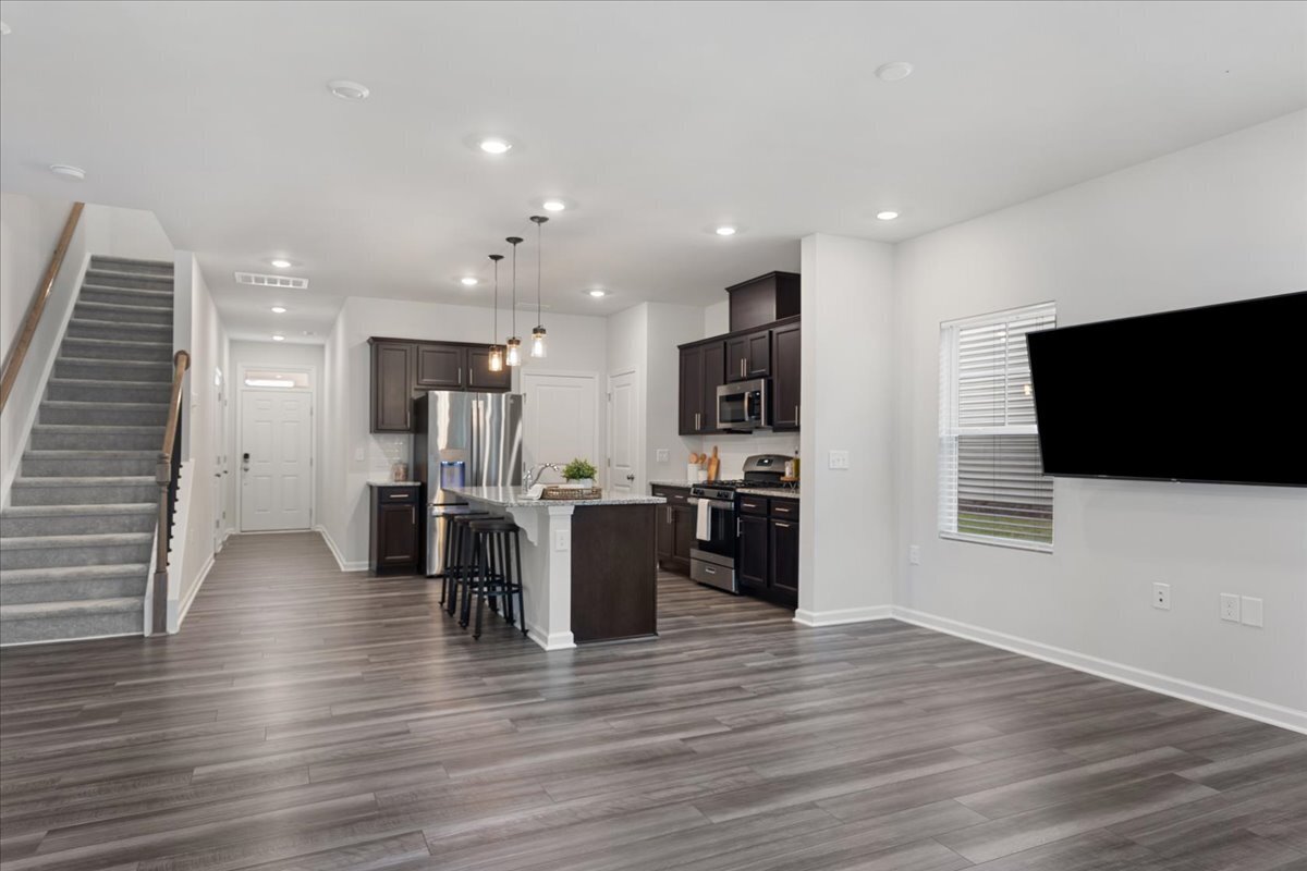 22-201 Peebles Dr-22
