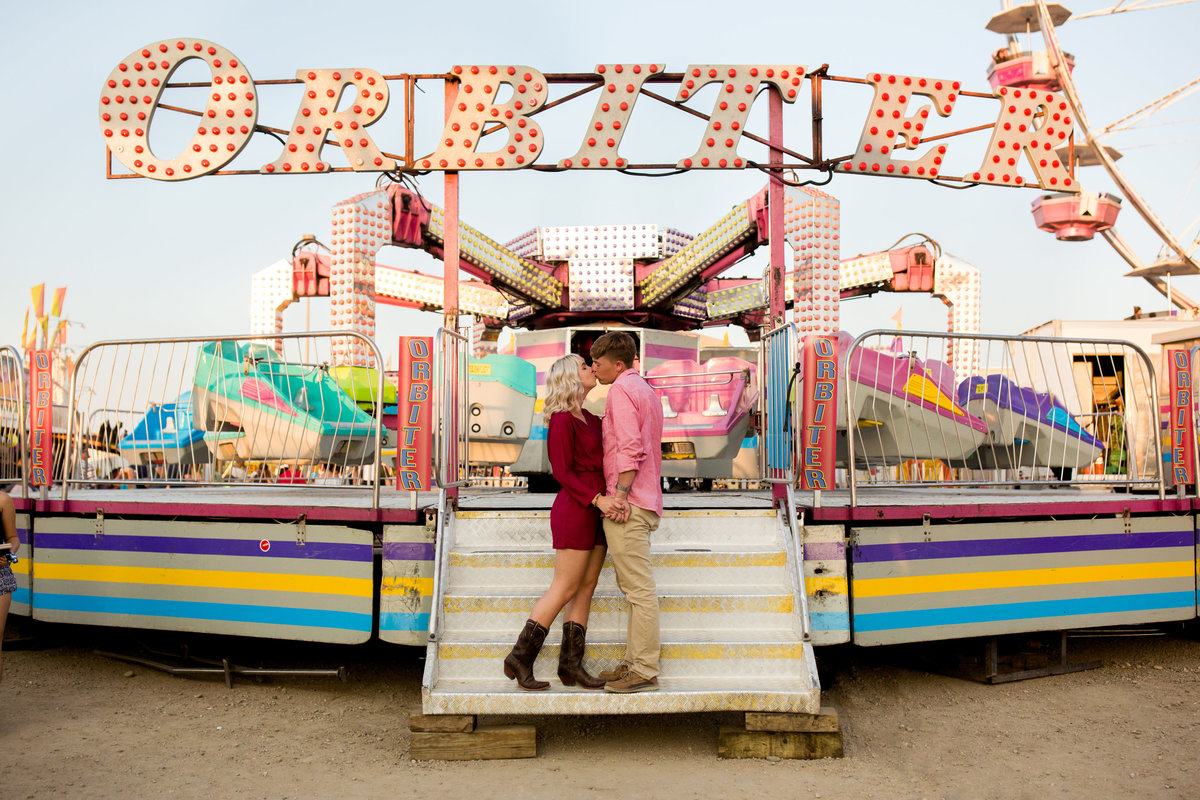 colorado-carnival-engagement-pictures