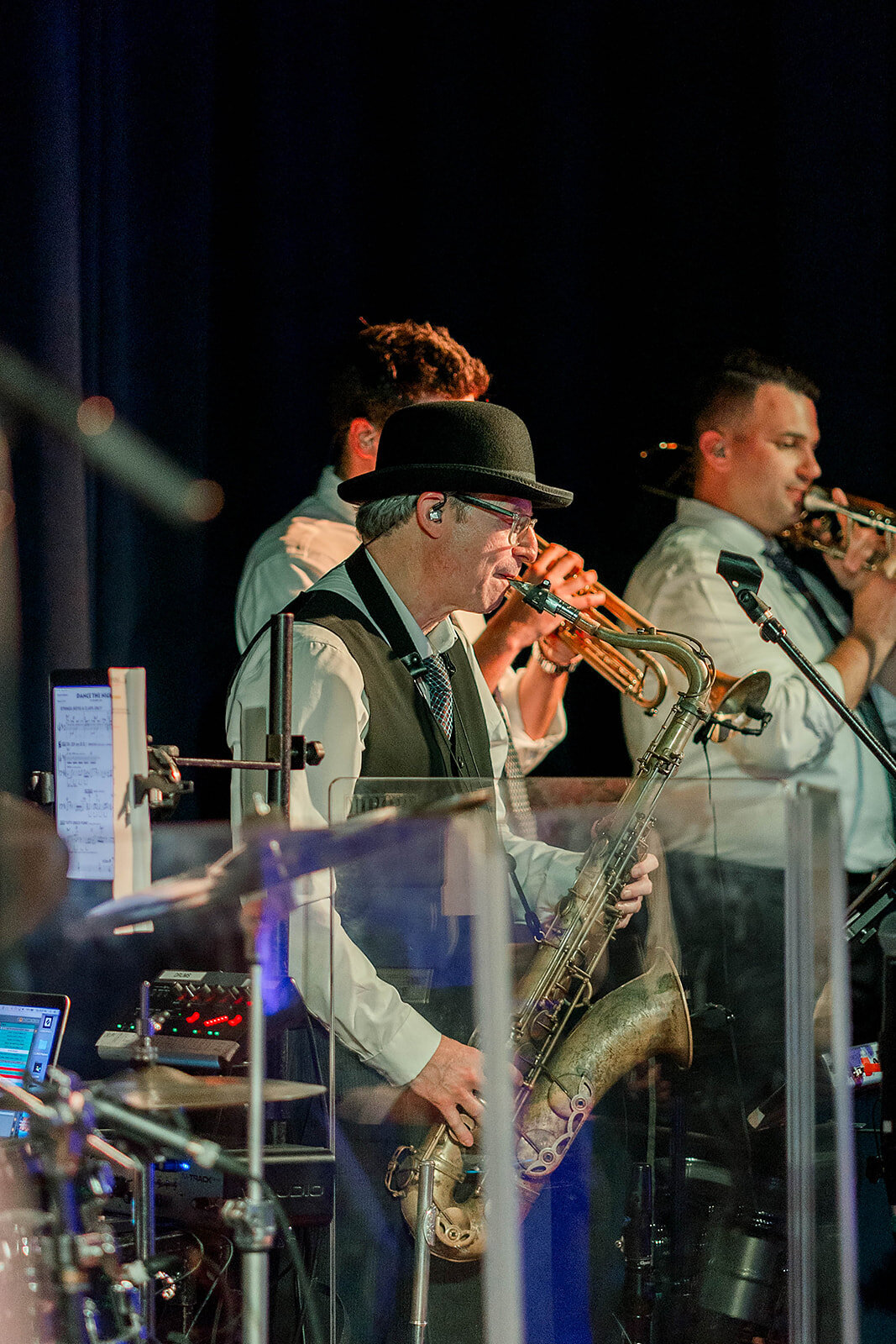 Eliana-Melmed-Photography-Chicago-LosAngeles-Jewish-WeddingPhotography-ElianaSklar-DanceFloor-00213