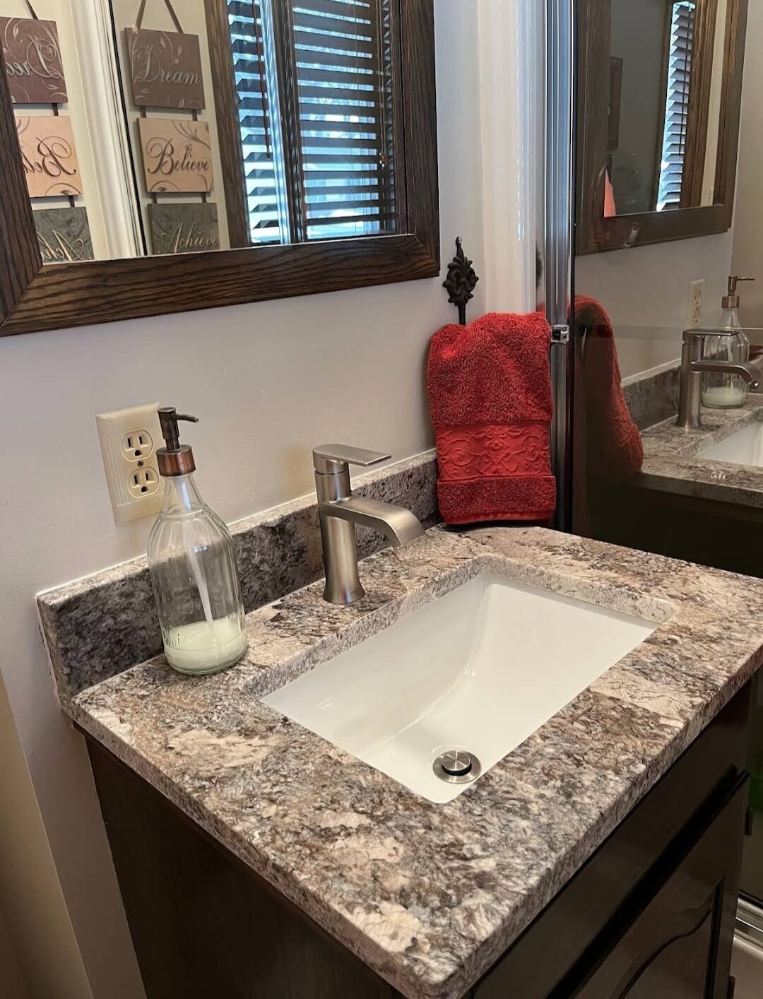 Rochester-Granite-Design-Countertops-124