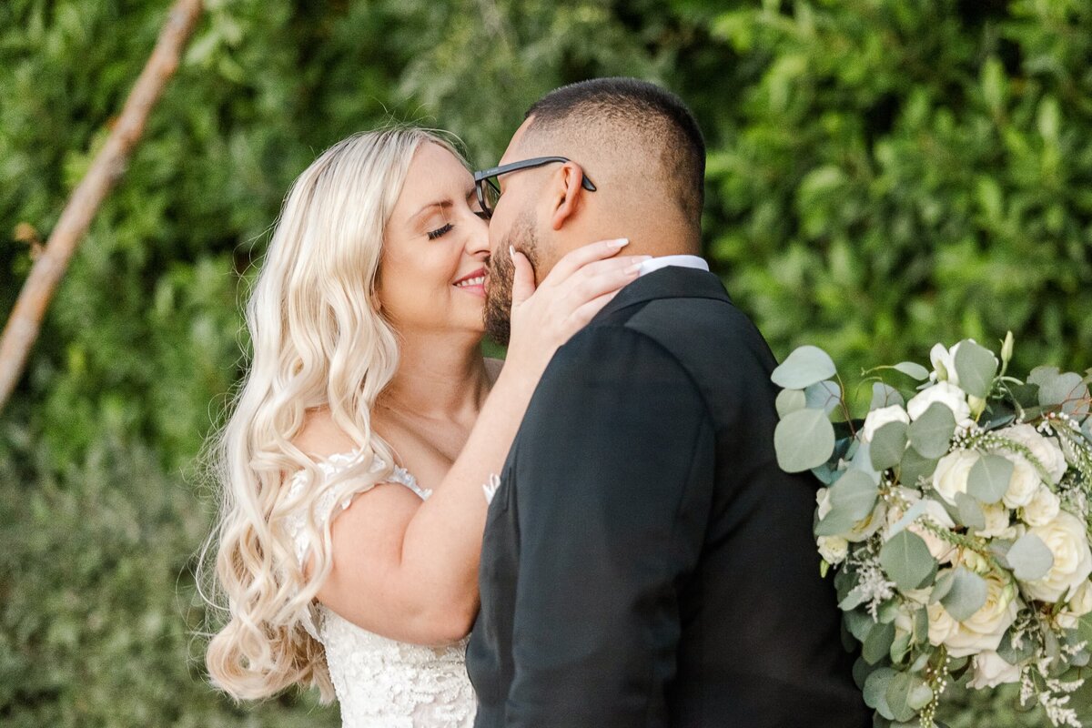 Scottsdale-Wedding-Photographers-The-Clayton-House-Bride-Groom-Kissing-1444