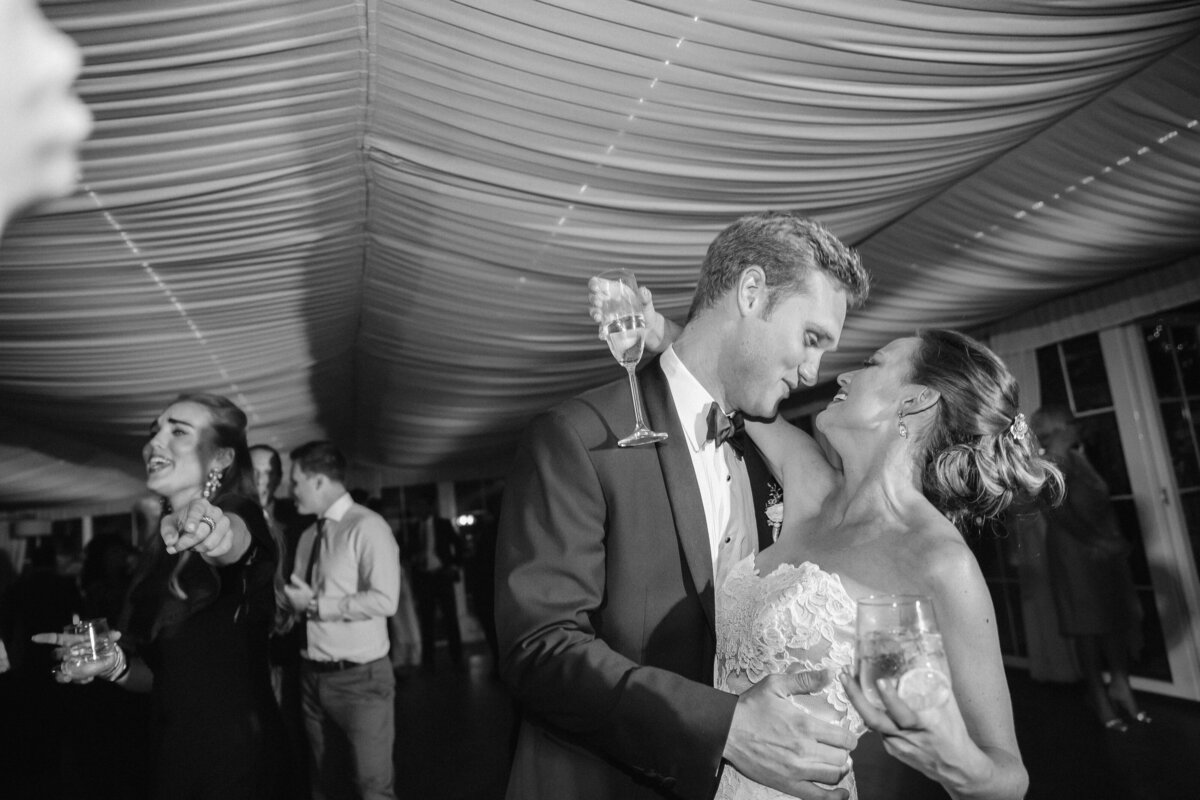 classic-bride-groom-dance-moment-at-italy-villa