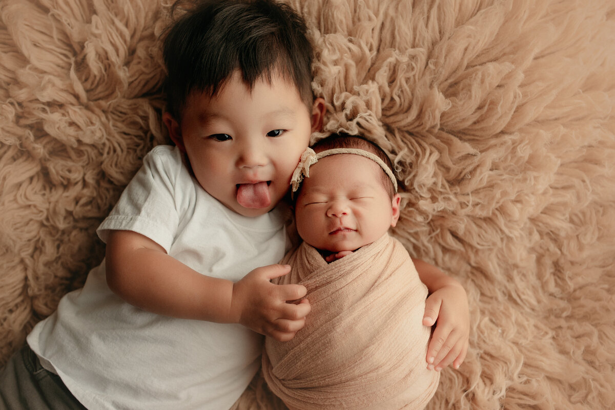 portland-newborn-siblings