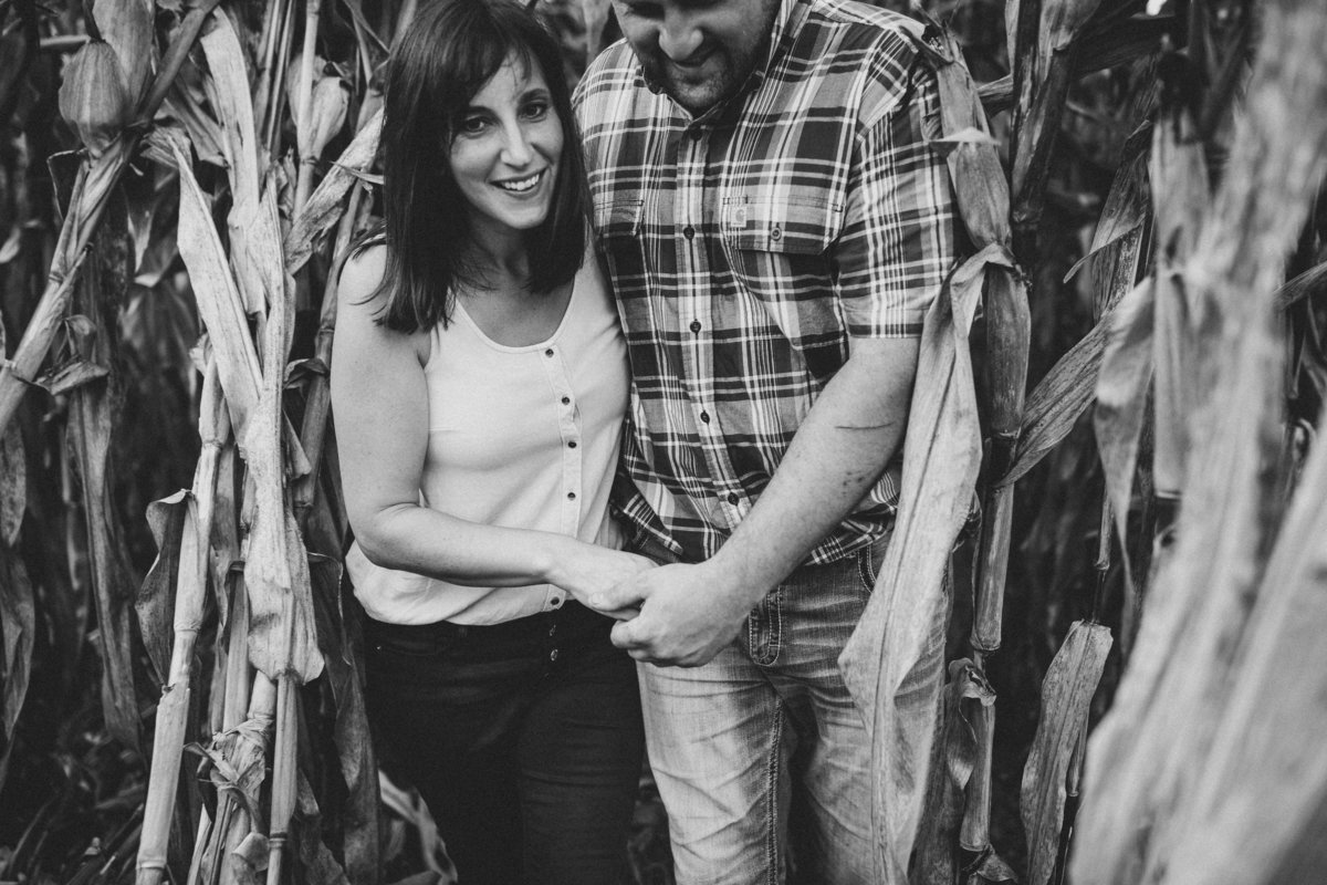 southwest-virginia-corn-farm-couple-photos
