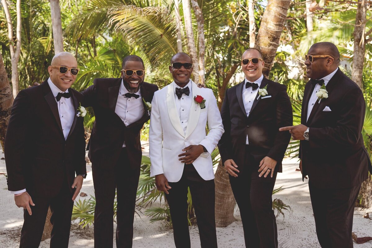 Groom and groomsmen before wedding in Riviera Maya