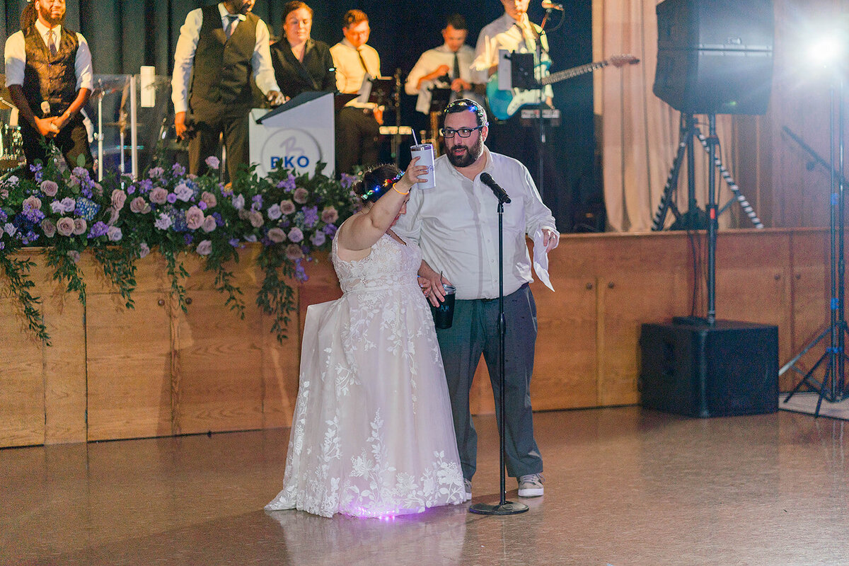 Eliana-Melmed-Photography-Chicago-LosAngeles-Jewish-WeddingPhotography-ElianaSklar-DanceFloor-00235