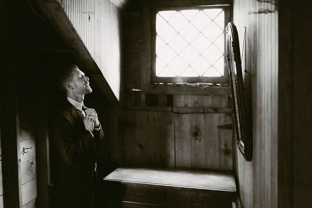 Refined destination wedding photographer capturing timeless, editorial imagery across Oregon, Adirondacks, and beyond.