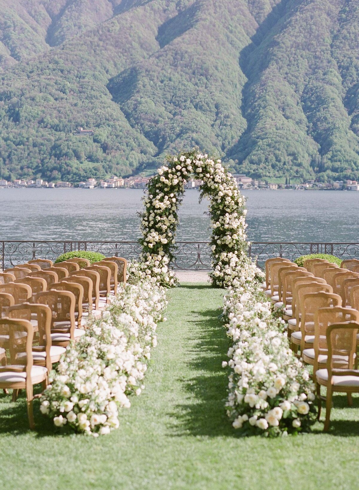 Alexandra-Vonk-wedding-villa-balbiano-Lake-Como-96