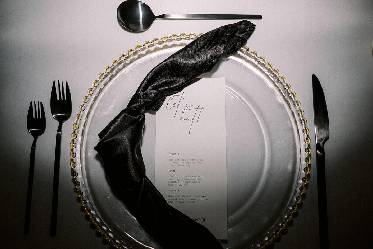 menu-on-plate-at-wedding-reception
