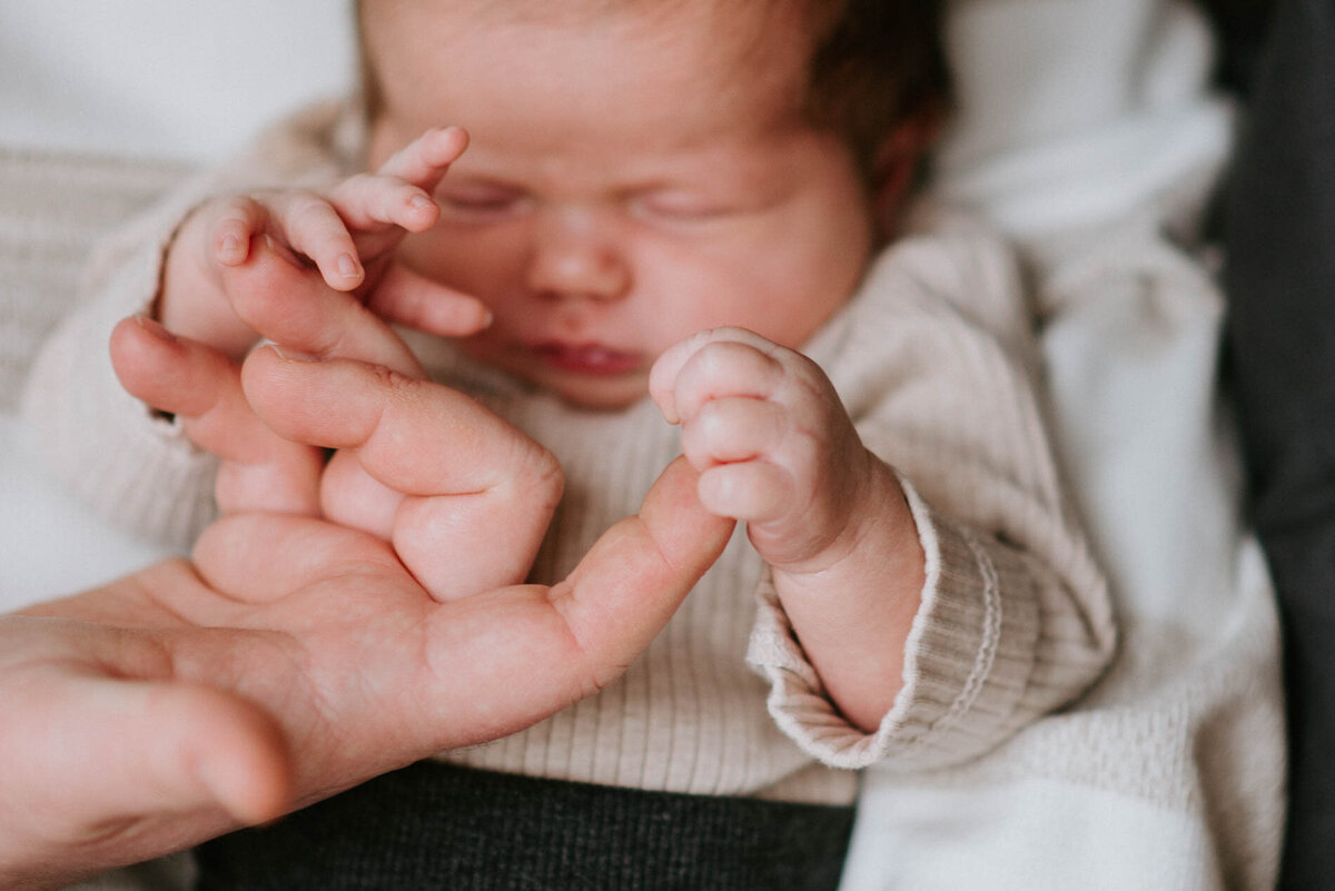 2024 Webseite Neugeborene Portrait Porträt Fotograf Aachen Fotostudio Babyfotos Newborn © Sarah Thelen-11