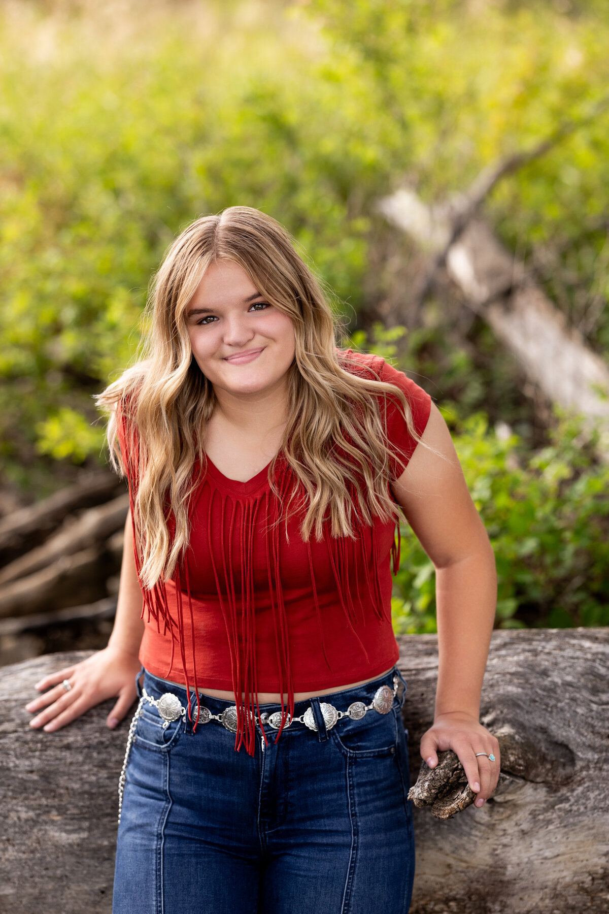 BAINVILLE-HIGH-SCHOOL-Williston-north-dakota-high-school-senior-girl-photographer1