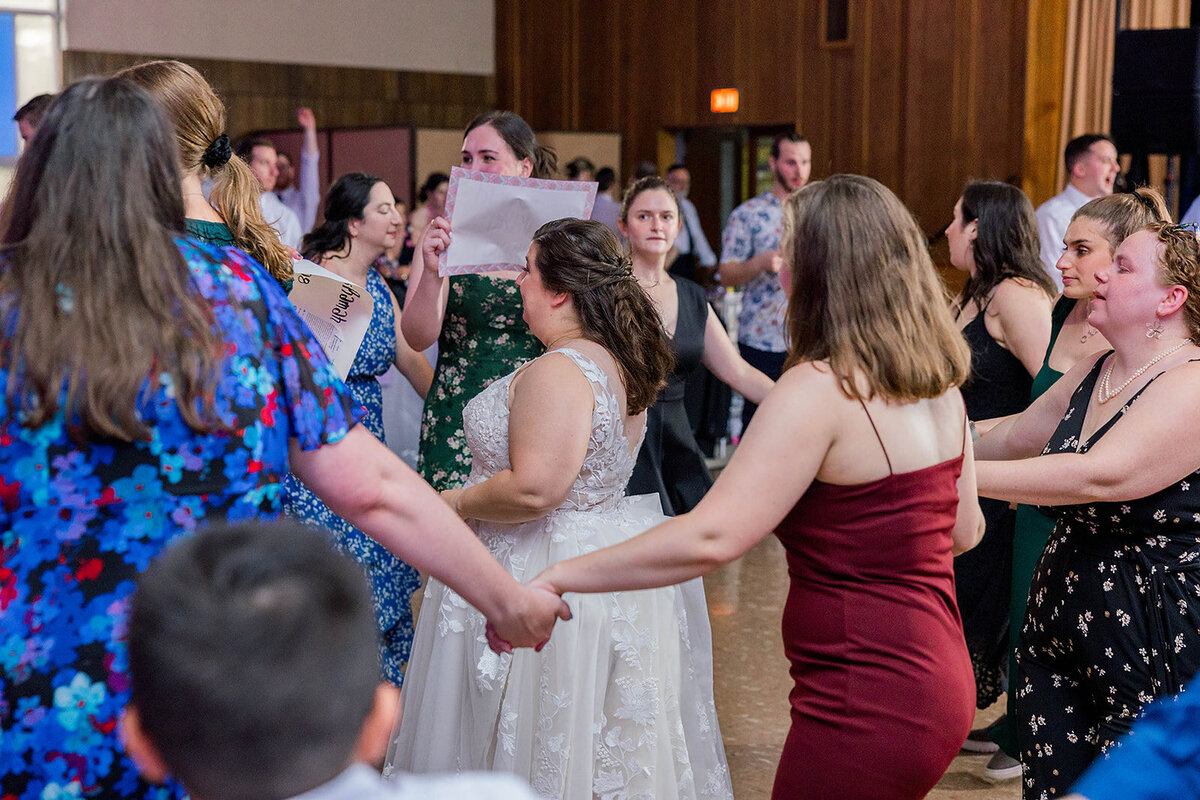 Eliana-Melmed-Photography-Chicago-LosAngeles-Jewish-WeddingPhotography-ElianaSklar-DanceFloor-00007