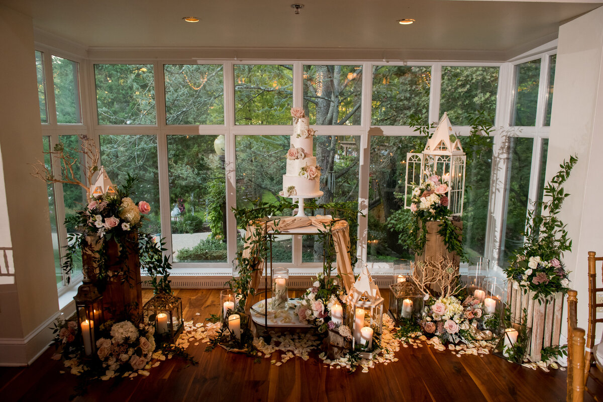 pomme wedding photography reception flowers